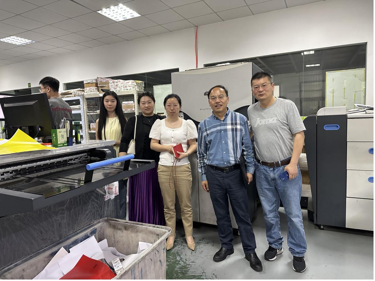 校领导带队赴印刷企业参观调研