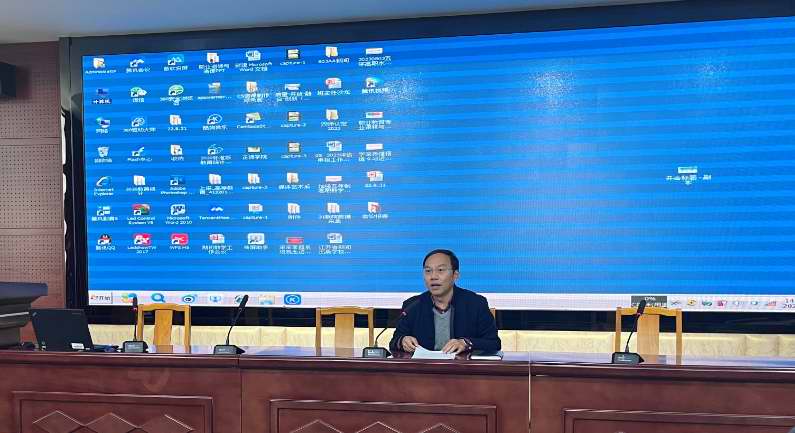 学校召开深入开展“说专业、说课标、说课程”活动动员会