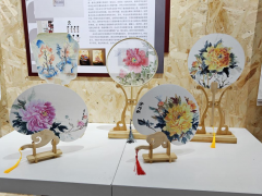 kaiyun开云网页版七彩墨韵社团举办师生国画作品展